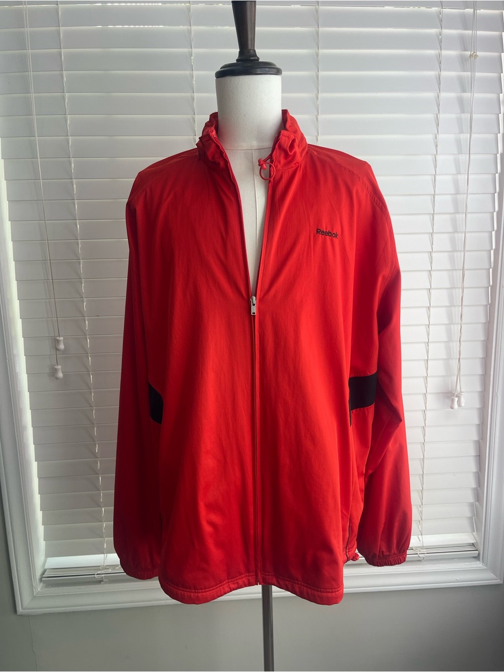 Reebok Men's Vibrant Red Windbreaker - Picture 7 of 9